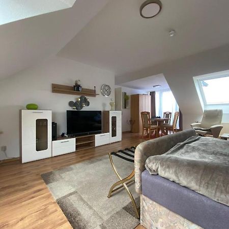 Dachgeschoss Apartment Mit Ausblick Halle  Exterior foto