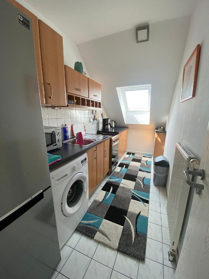 Dachgeschoss Apartment Mit Ausblick Halle  Exterior foto